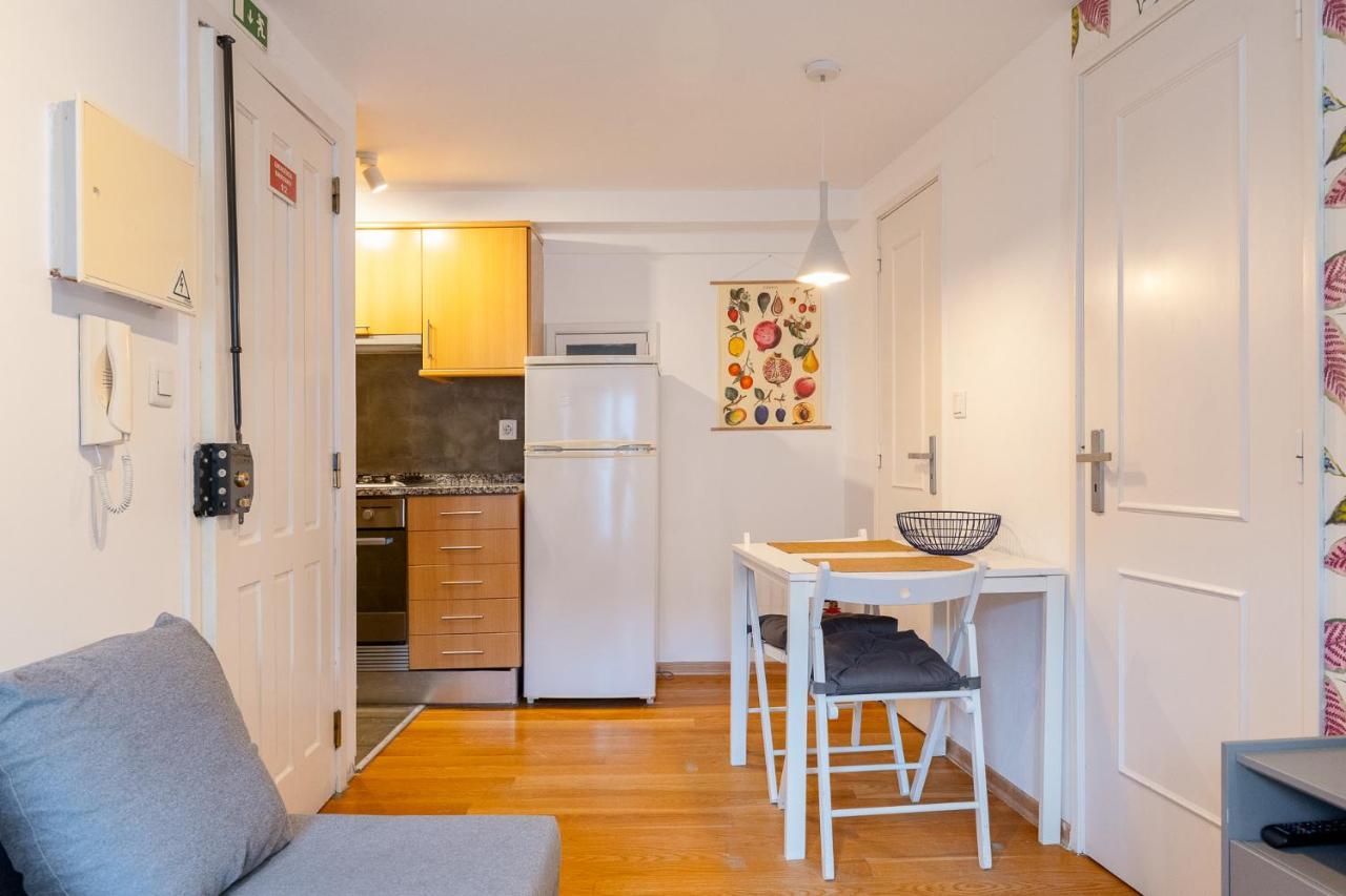 Contemporary Apartment In Chiado 3 Lisbon Exterior photo