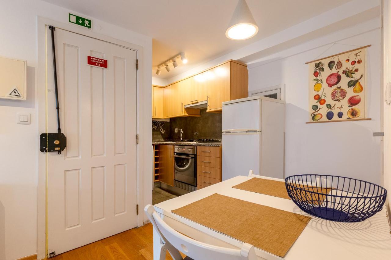 Contemporary Apartment In Chiado 3 Lisbon Exterior photo